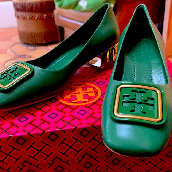 Tory Burch Georgia Pump, Rare color combination Shrub Green / Gold - Picture 2 of 8
